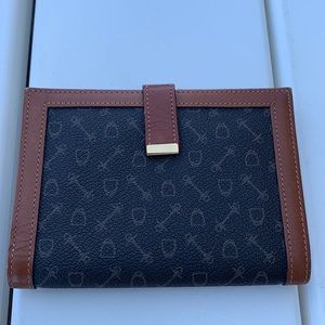 Why women wallet